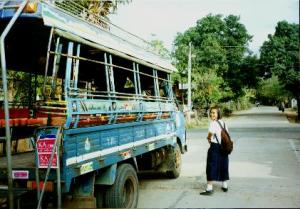 <img300*209:stuff/13%20Bus%20stop%20Ban%20Kamdang.JPG>