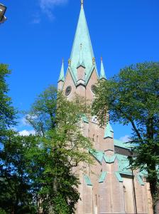 <img0*300:stuff/z/517/A%2520little%2520trip%2520to%2520Linköping/The%20cathedral%20tower.JPG>